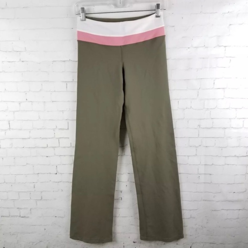 Lululemon • Olive Green Groove Pants Size 6